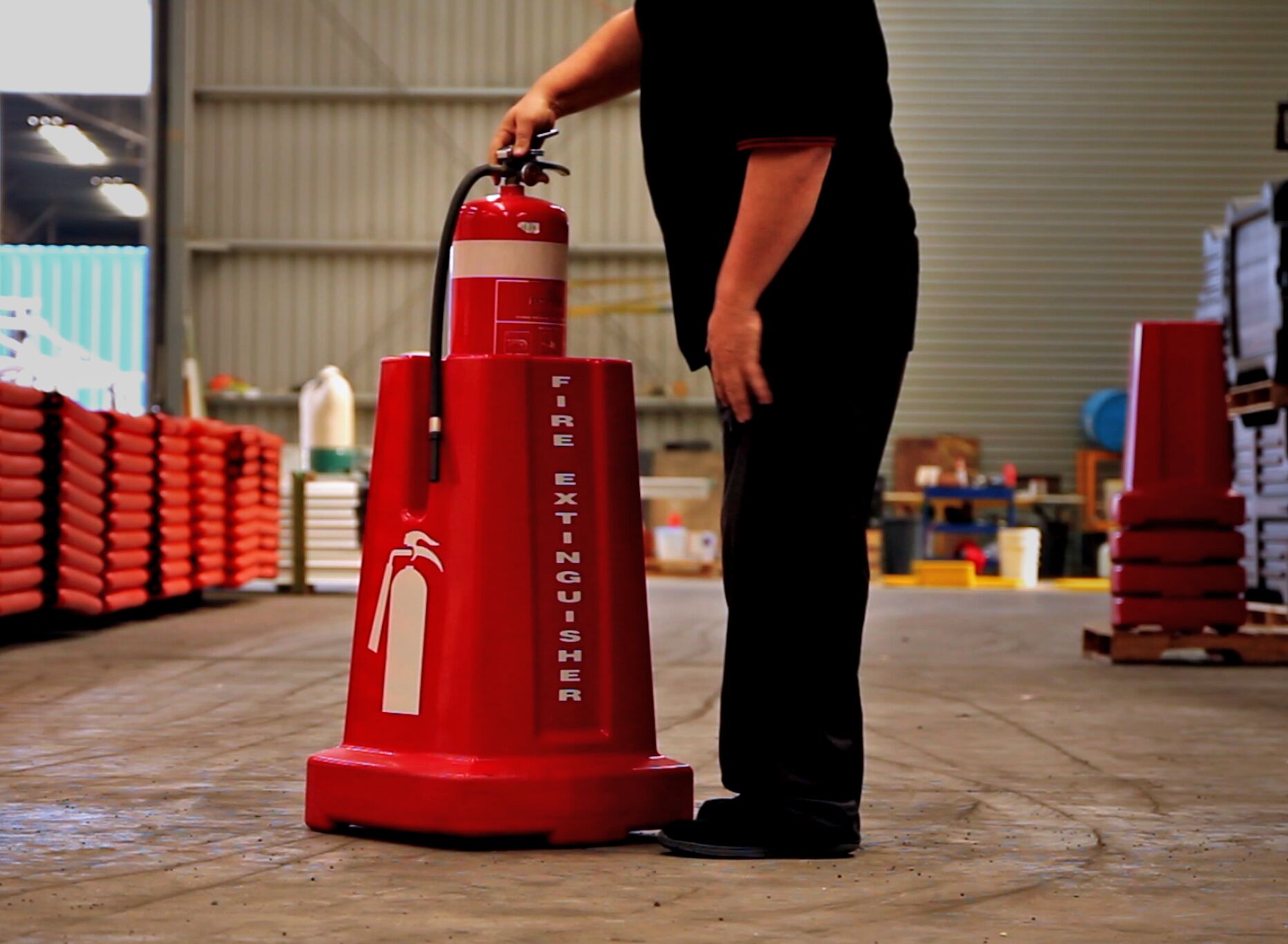 horizontal-in place fire exstingusher stand Portable Fire Extinguisher Stand